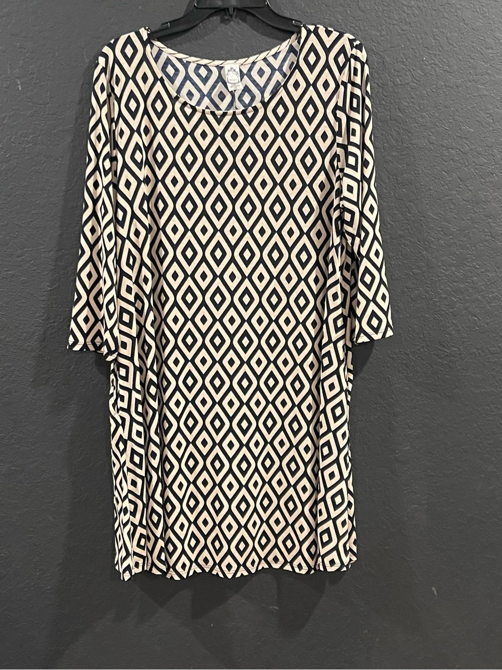 Honeyme Black & Cream Geometric Midi Dress